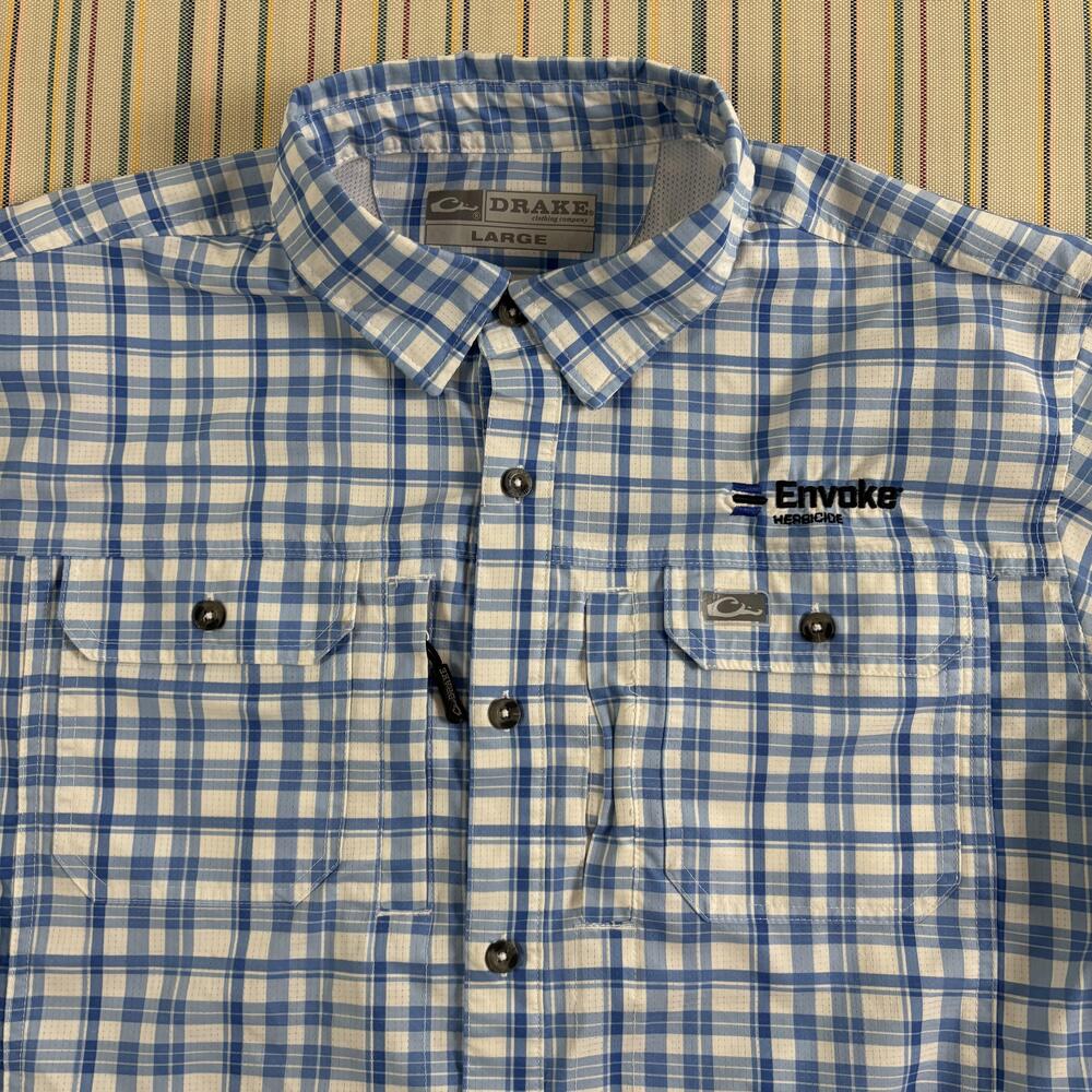 Drake Shirt Mens Large Blue Plaid Short Sleeve Button Front Envoke Logo Fishing